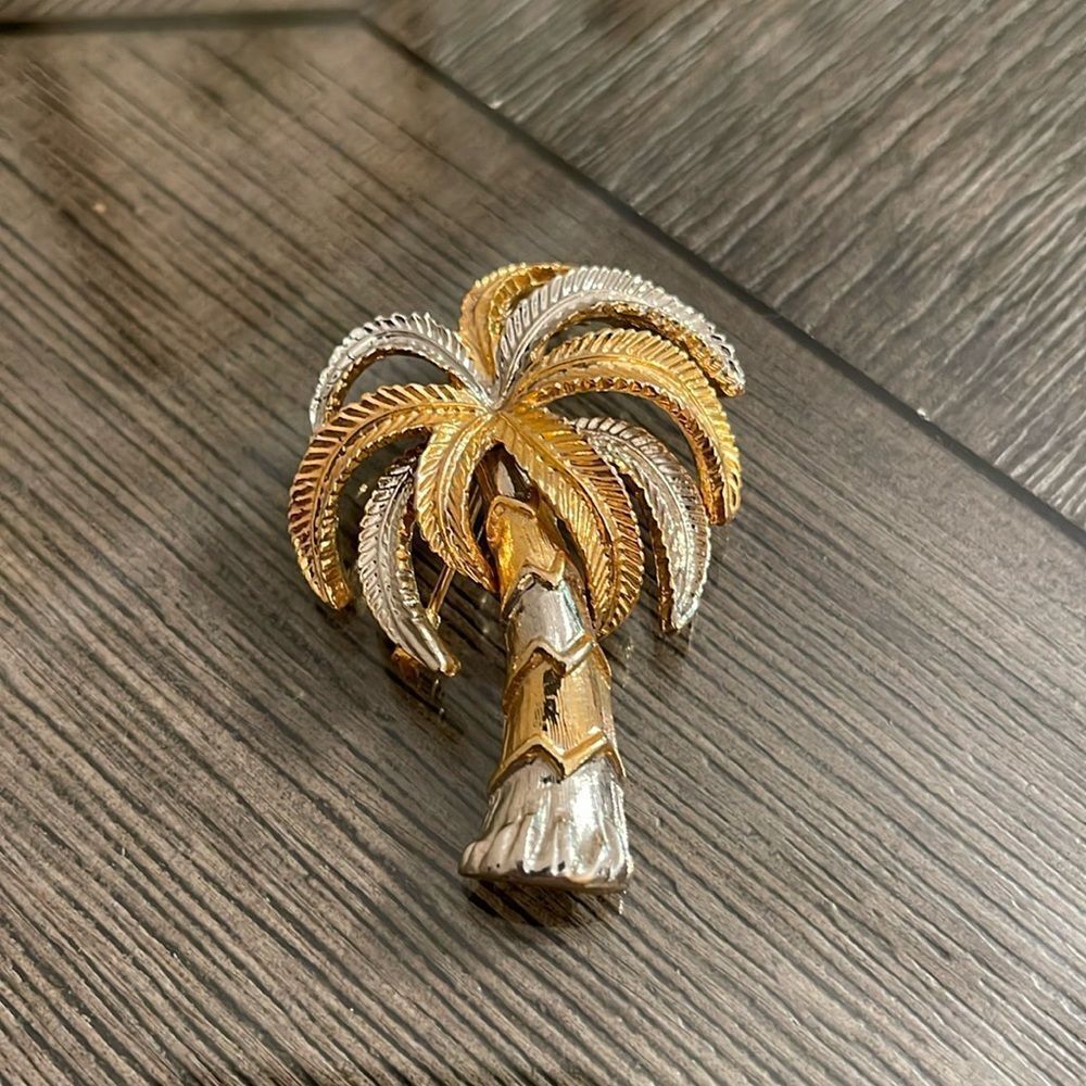 Vintage Two-tone Palm Tree Pin, Tropical Tree - Picture 4 of 16